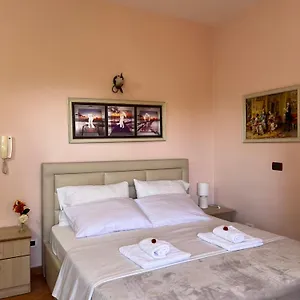 3 Hotel